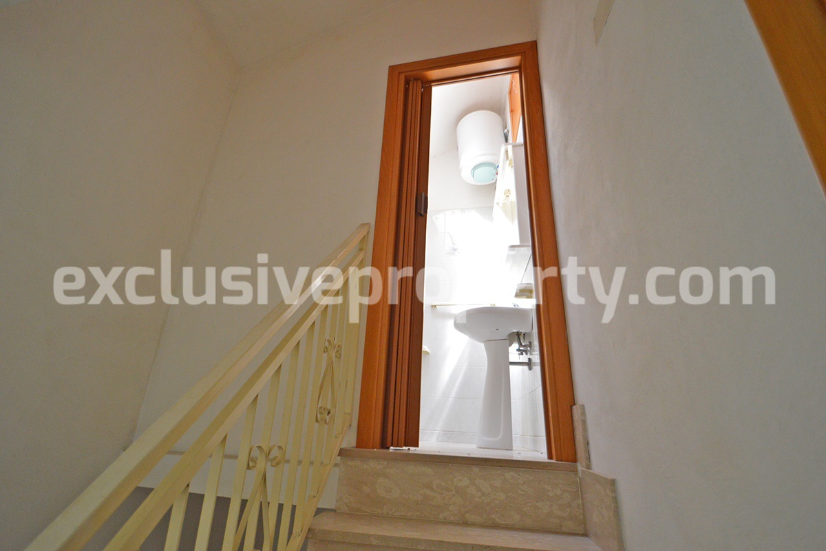 Habitable town house with garage for sale in Fraine - Abruzzo 12