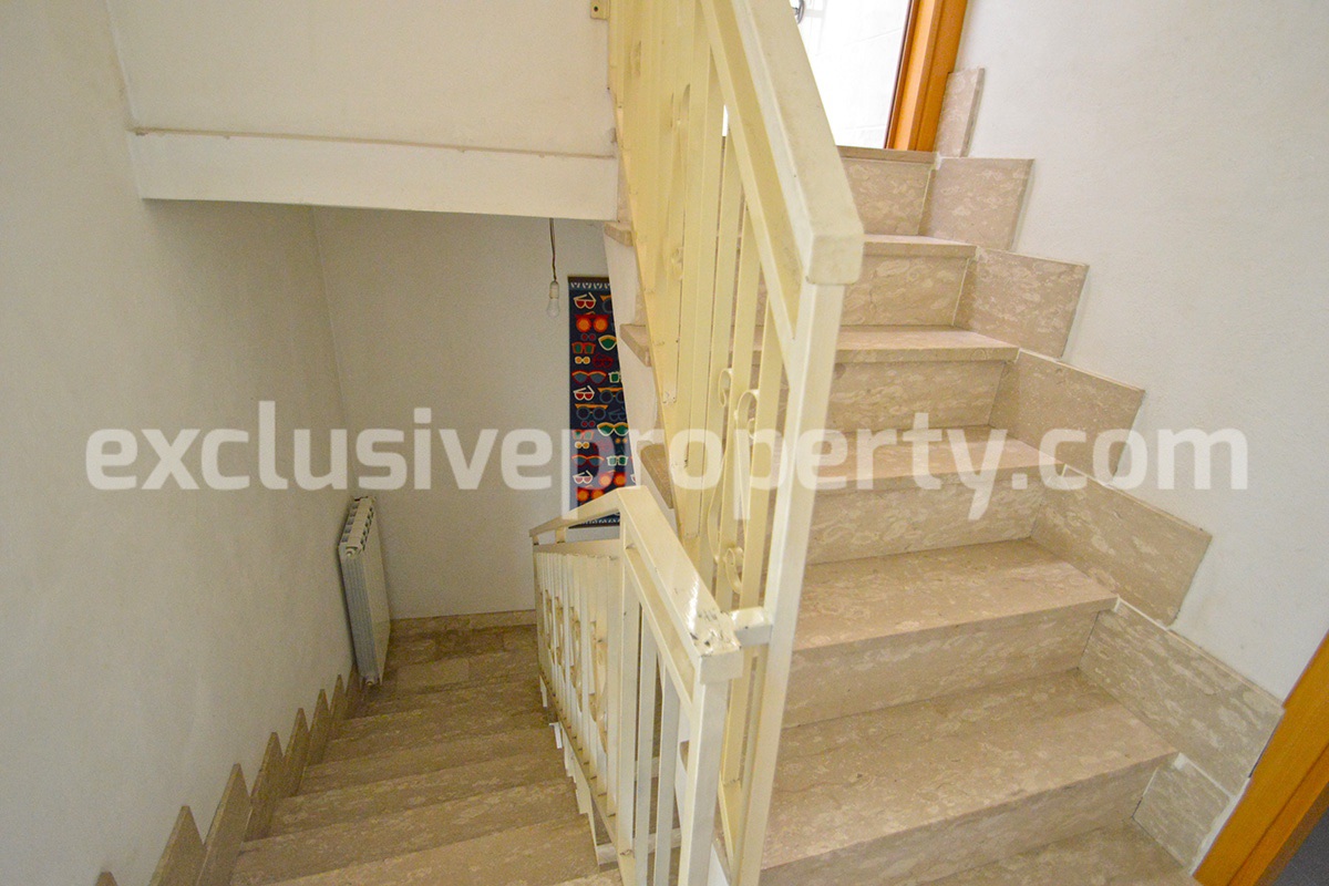 Habitable town house with garage for sale in Fraine - Abruzzo 13