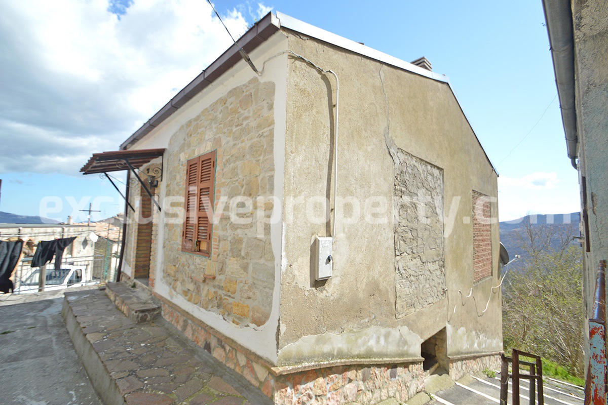 House with two bedrooms and garden for sale in Abruzzo - Fraine 3