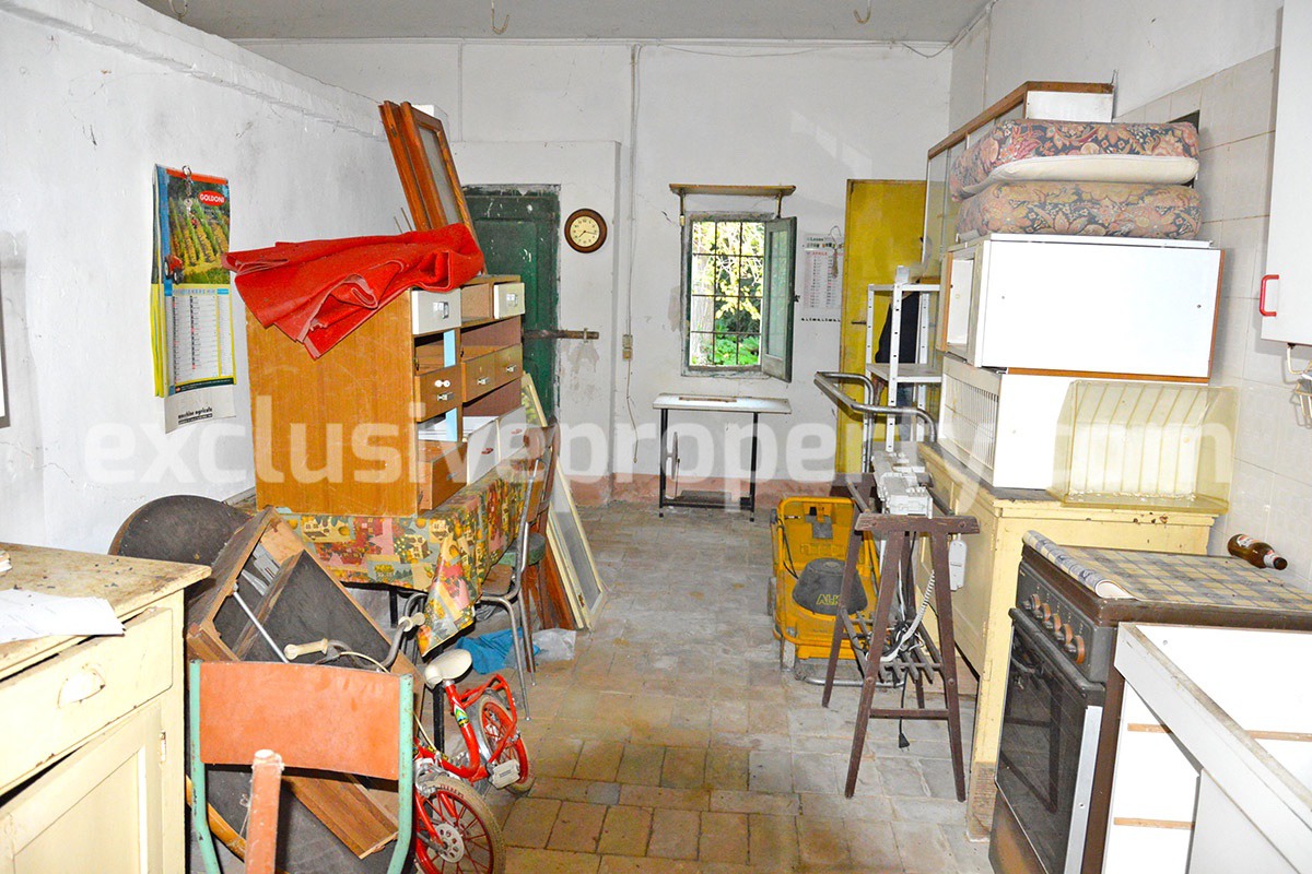 Rural house of character with land and olive trees for sale in Abruzzo 16