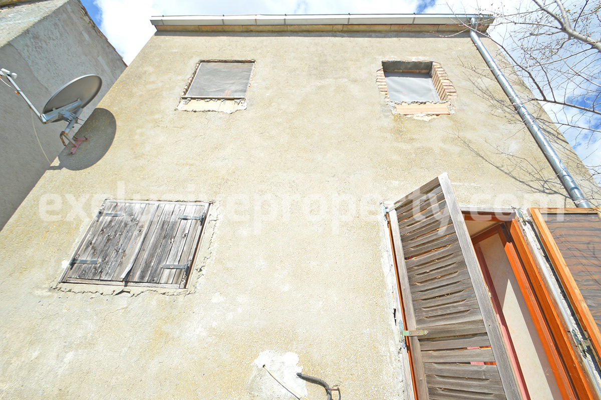 House with two bedrooms and garden for sale in Abruzzo - Fraine 18
