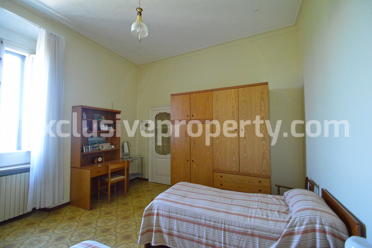Habitable old property with garage for sale in Abruzzo - Fraine 14