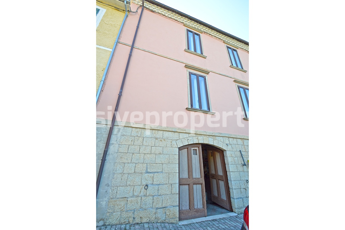 Habitable old property with garage for sale in Abruzzo - Fraine 18