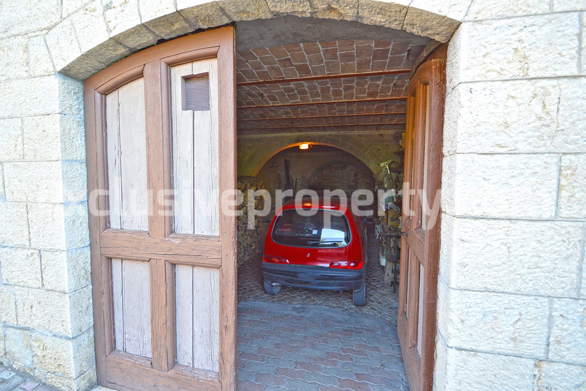 Habitable old property with garage for sale in Abruzzo - Fraine 20