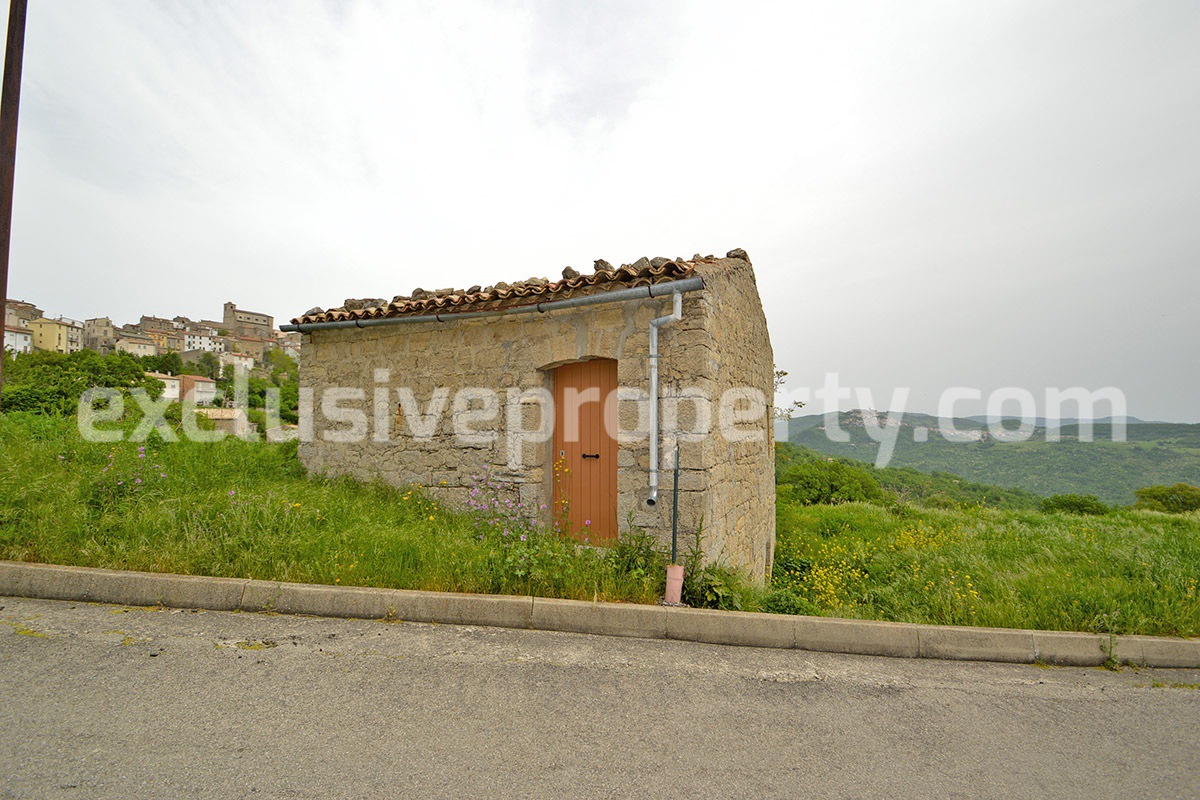 Agricultural land with stone house in Fraine - Chieti - Abruzzo