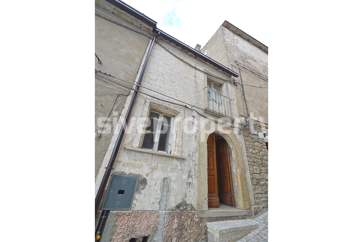 Ancient stone house with panoramic terrace for sale in Abruzzo 2