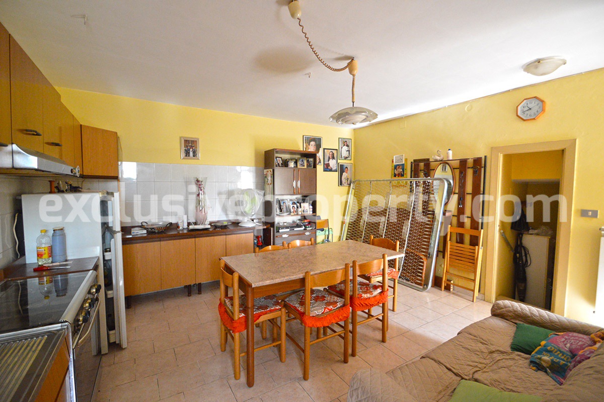Cheap property a few km from the sea for sale in Italy - Abruzzo 8