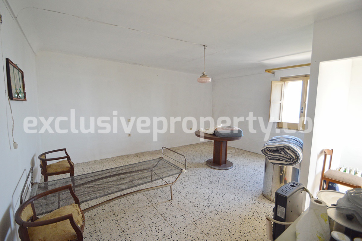 Cheap property a few km from the sea for sale in Italy - Abruzzo 18