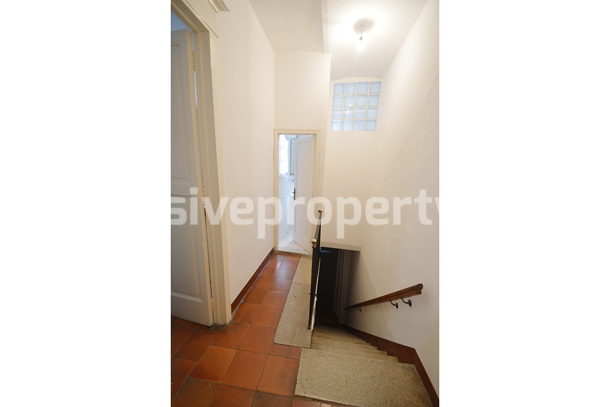 Ancient and spacious house with courtyard and three garages for sale in Molise 23