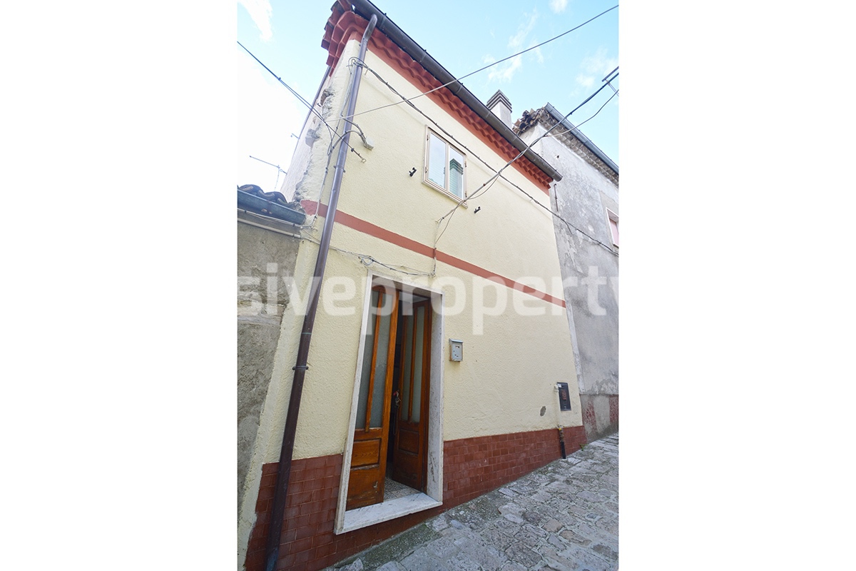 Habitable small townhouse in a quaint small village Molise 1
