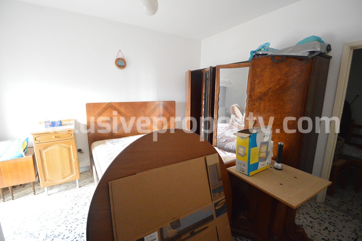 Habitable small townhouse in a quaint small village Molise 5