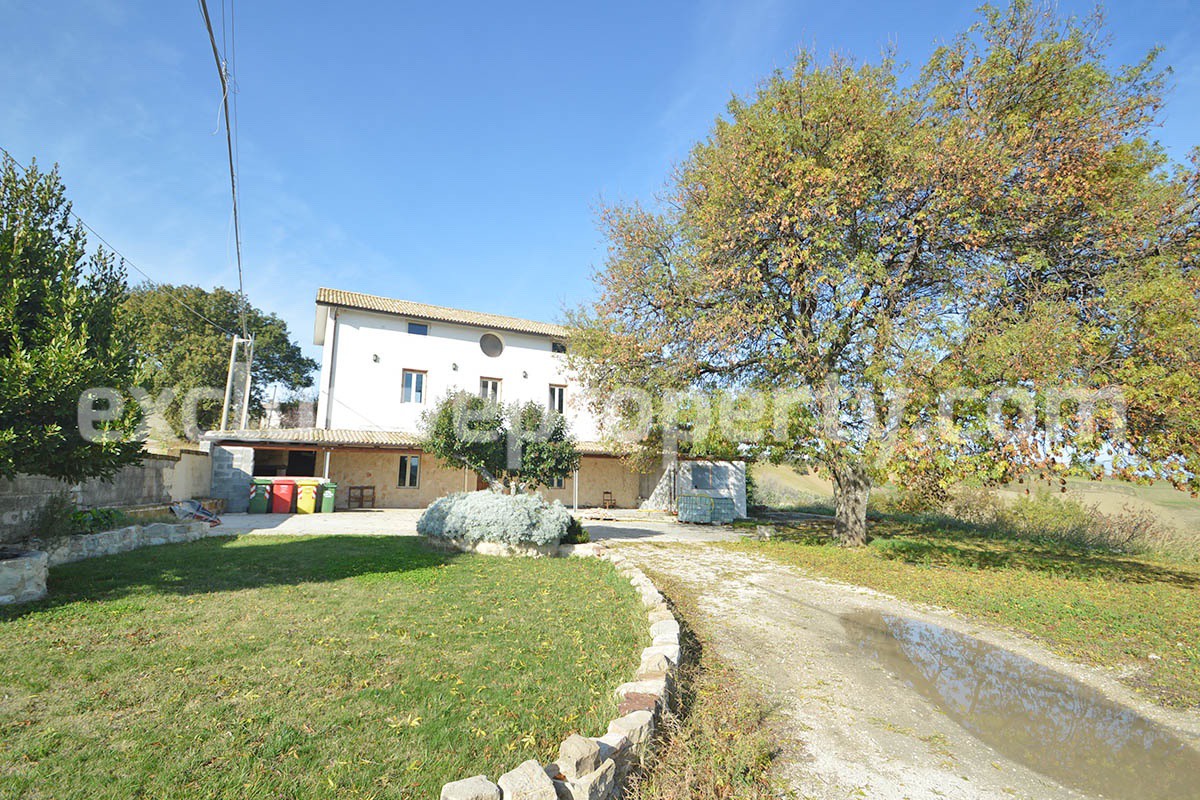 Country house with high tech and modern style and inside swimming pool 2