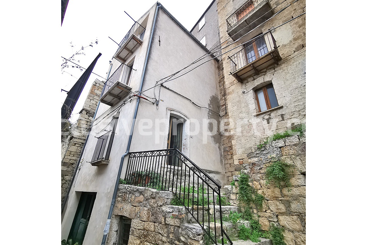 Cheap plastered but stone house for sale in Italy - Molise 1