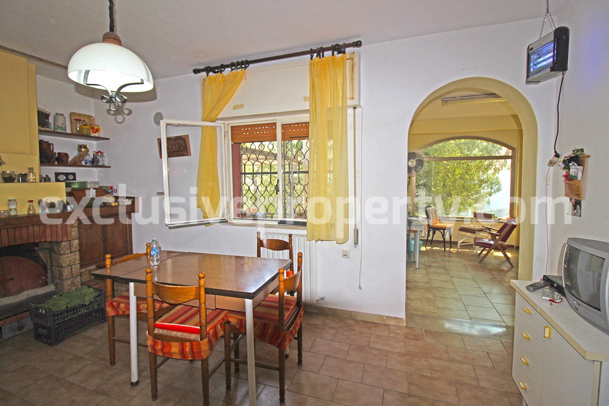 Detached villa with land - located in a quiet area in Abruzzo - Italy 9