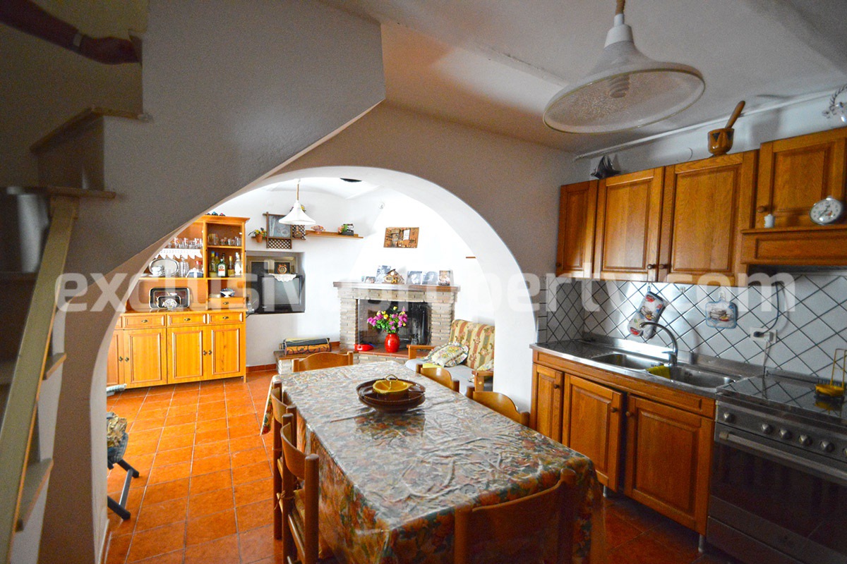 Habitable house with garden and terrace for sale in the Abruzzo Region - Italy