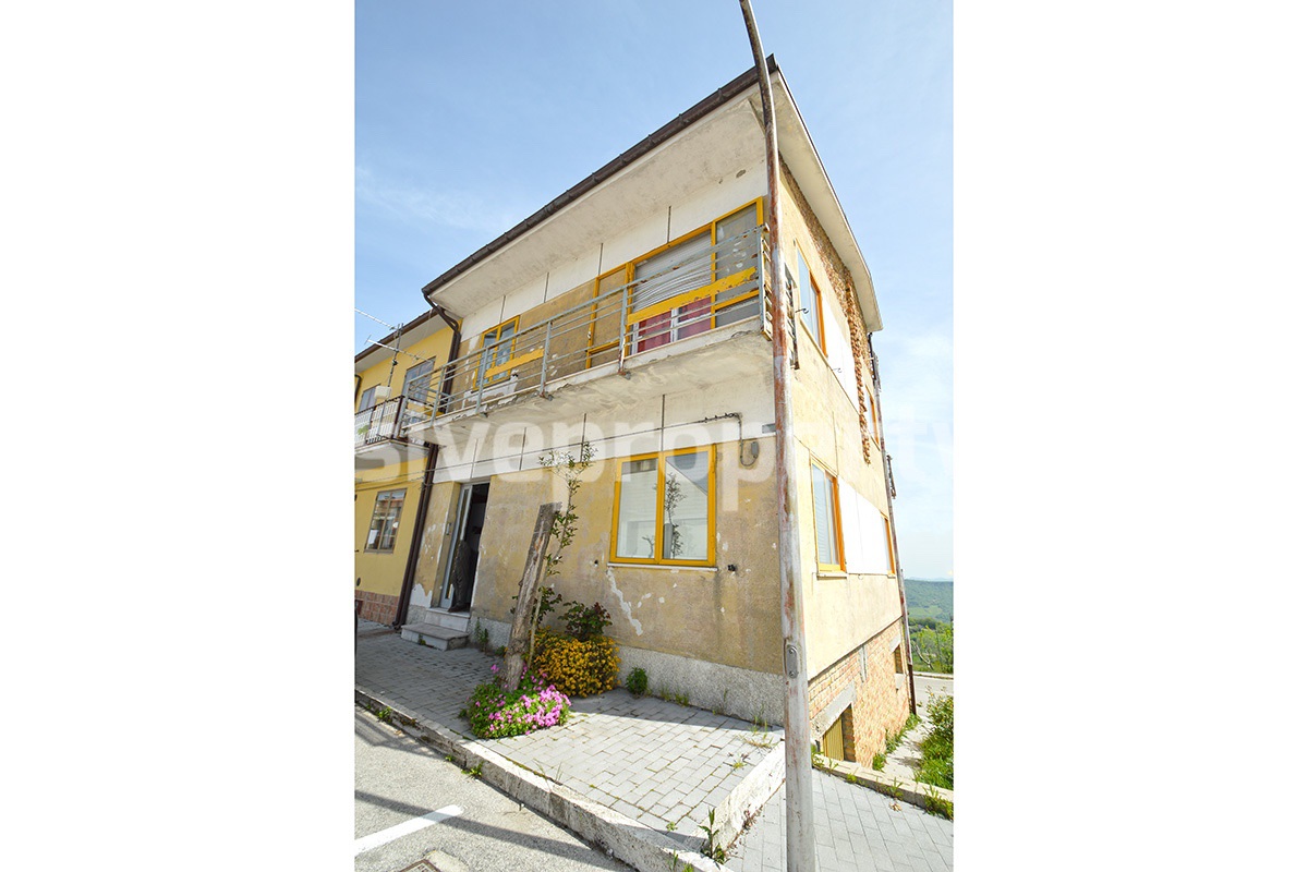 House with garage and panoramic view for sale in Italy - region Abruzzo