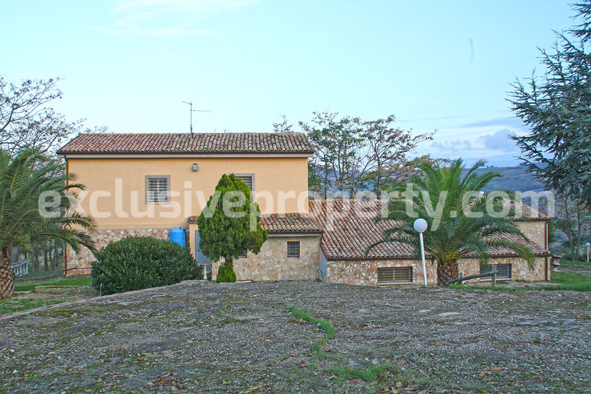 Cottage completely restored with land - Ideal for Bed and Breakfast for sale in Abruzzo 6