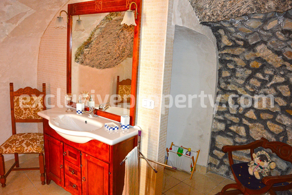 Renovated property with garden for sale in Abruzzo 3