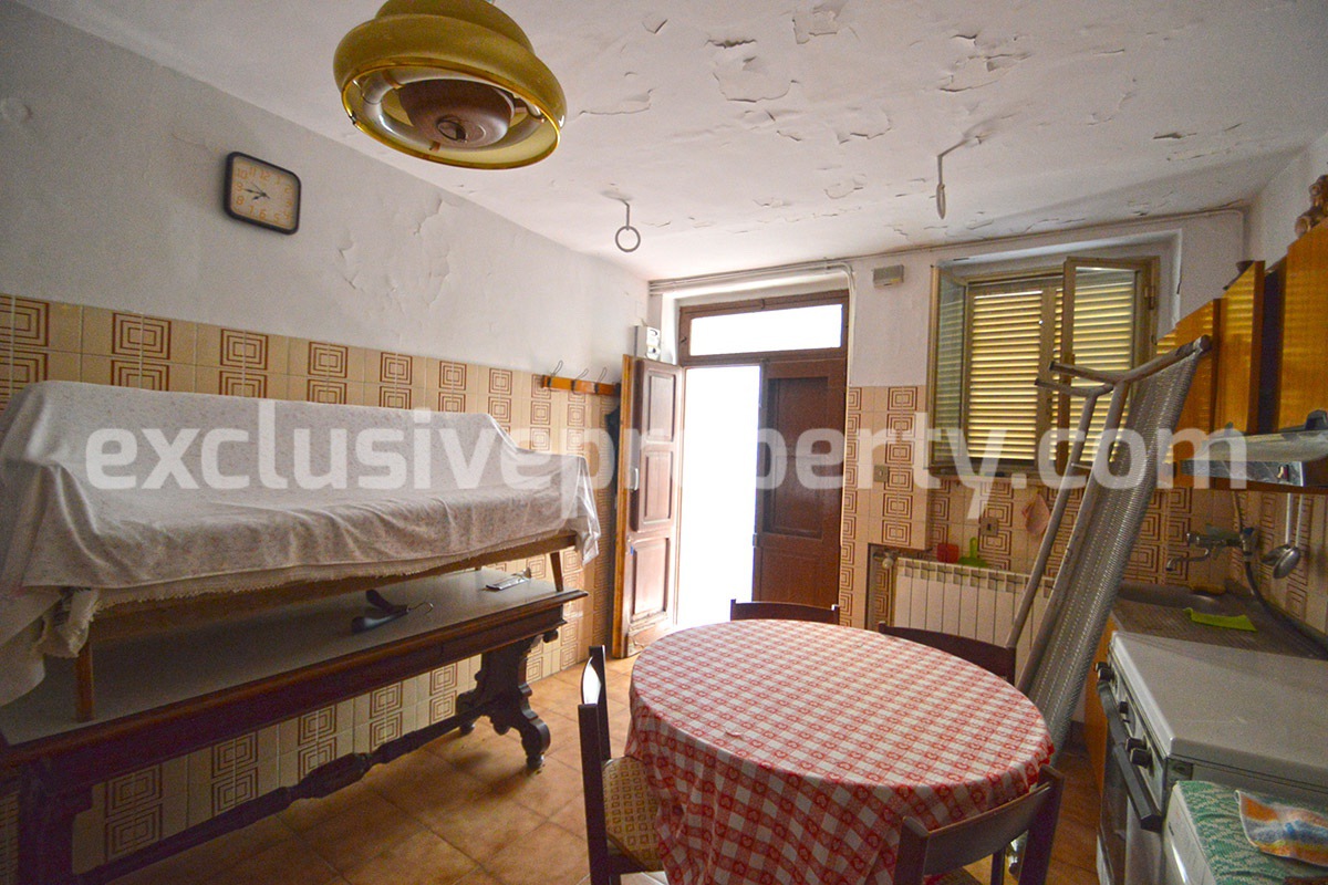 Characteristic house with a view of the valley and the sea - for sale in Abruzzo 4