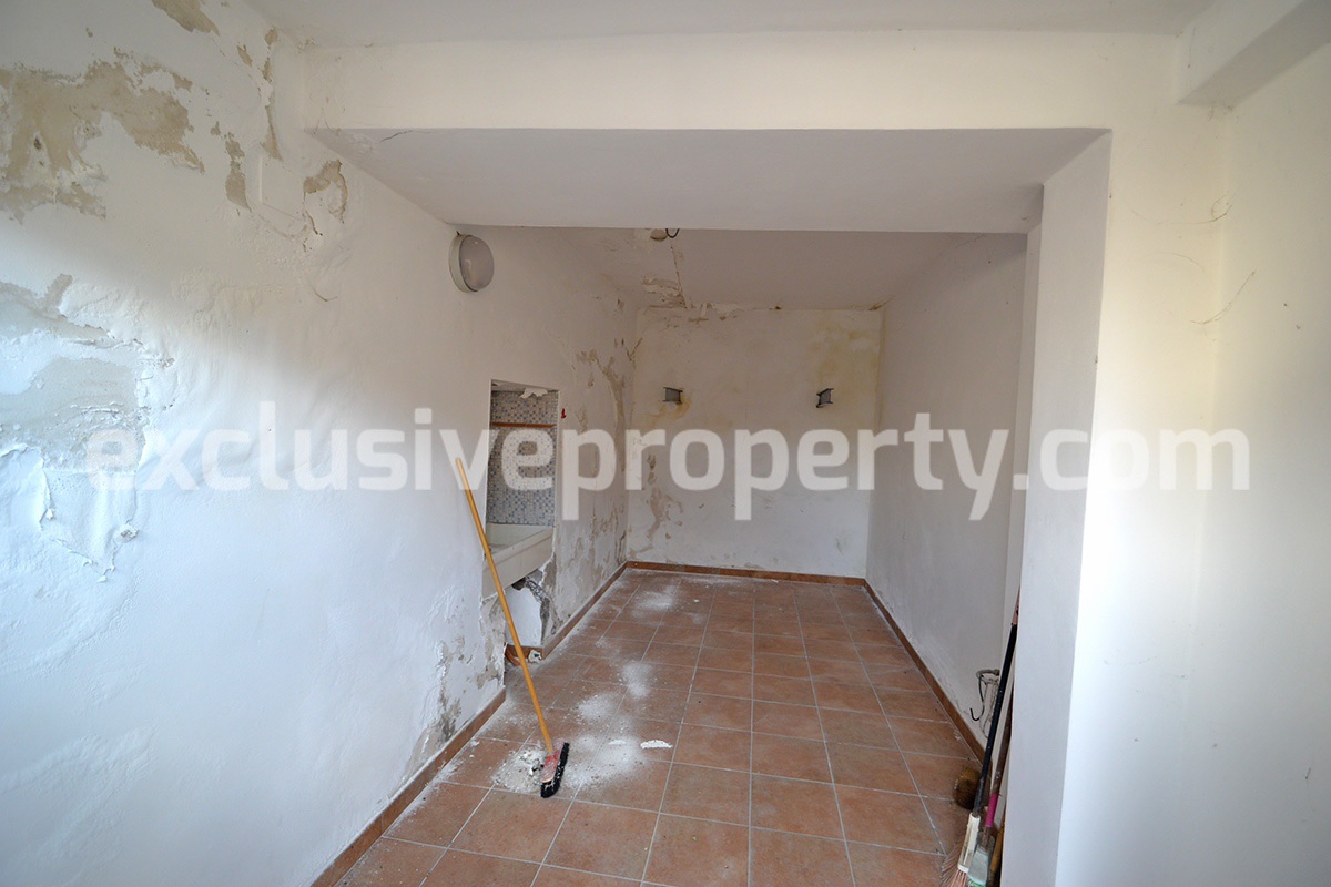 Detached house habitable immediately with open space behind for sale in Abruzzo