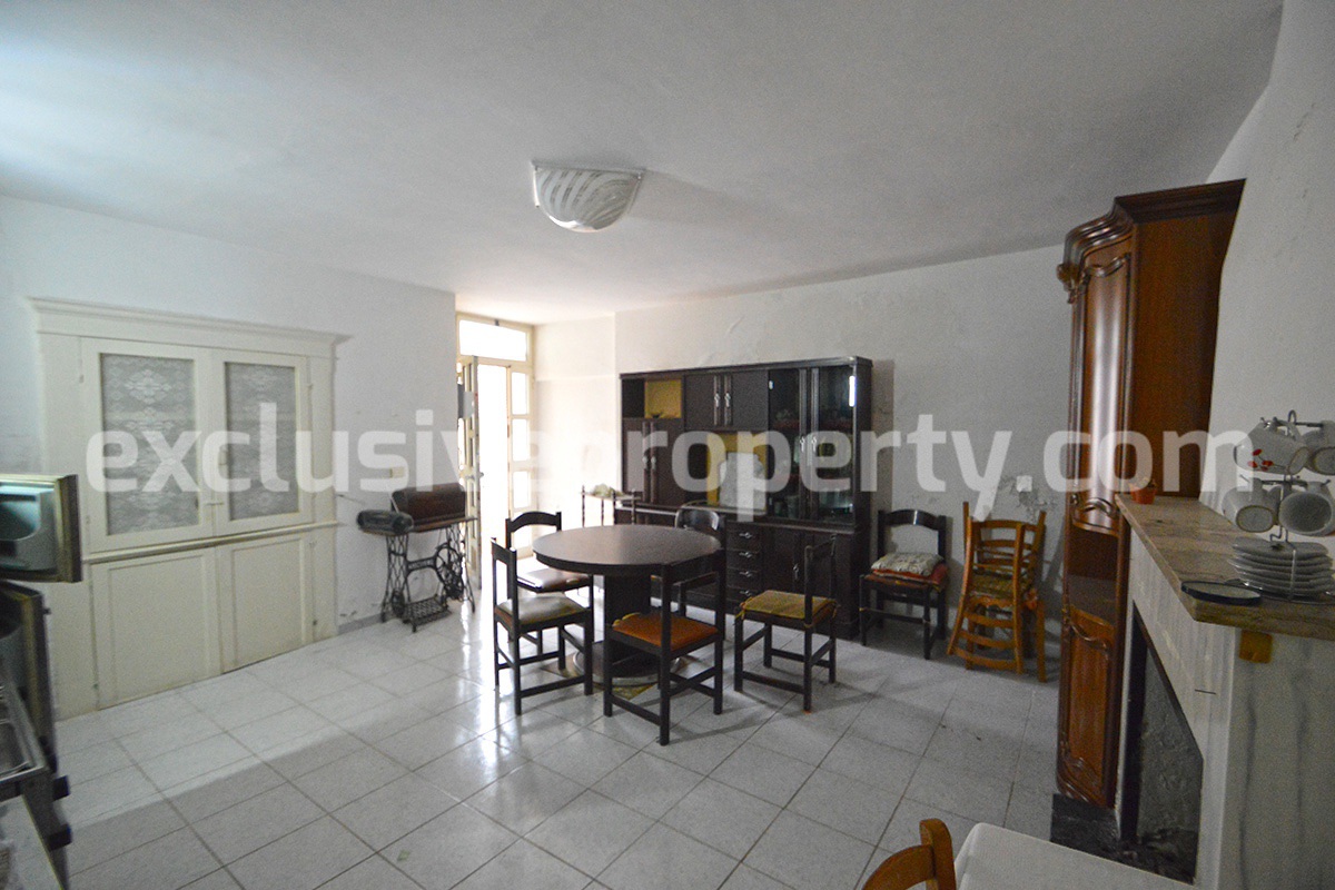 Town house with little terrace for sale in Lentella - Abruzzo - Italy 1