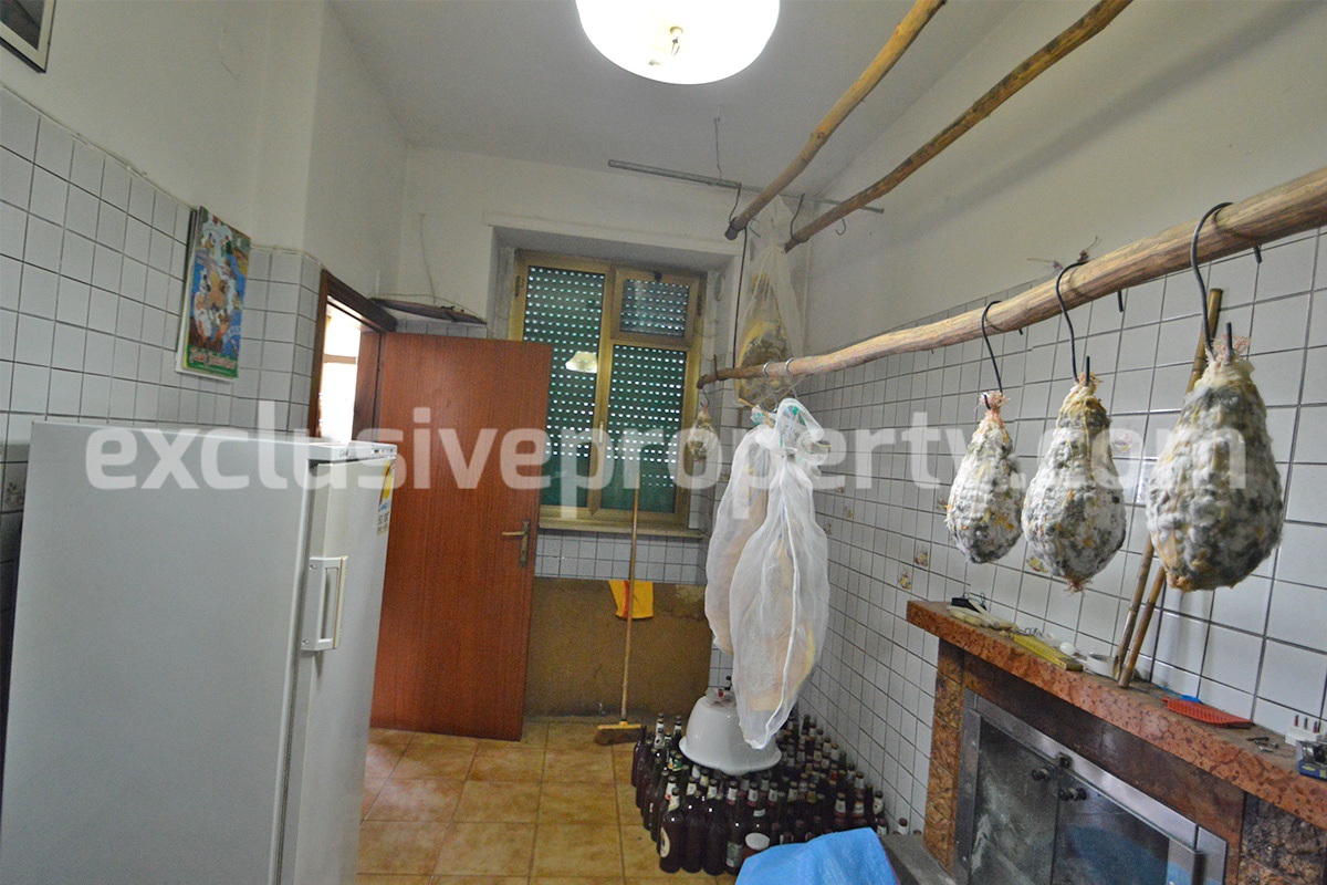 Large house with garage for sale in the Province of Chieti - Village Liscia 2
