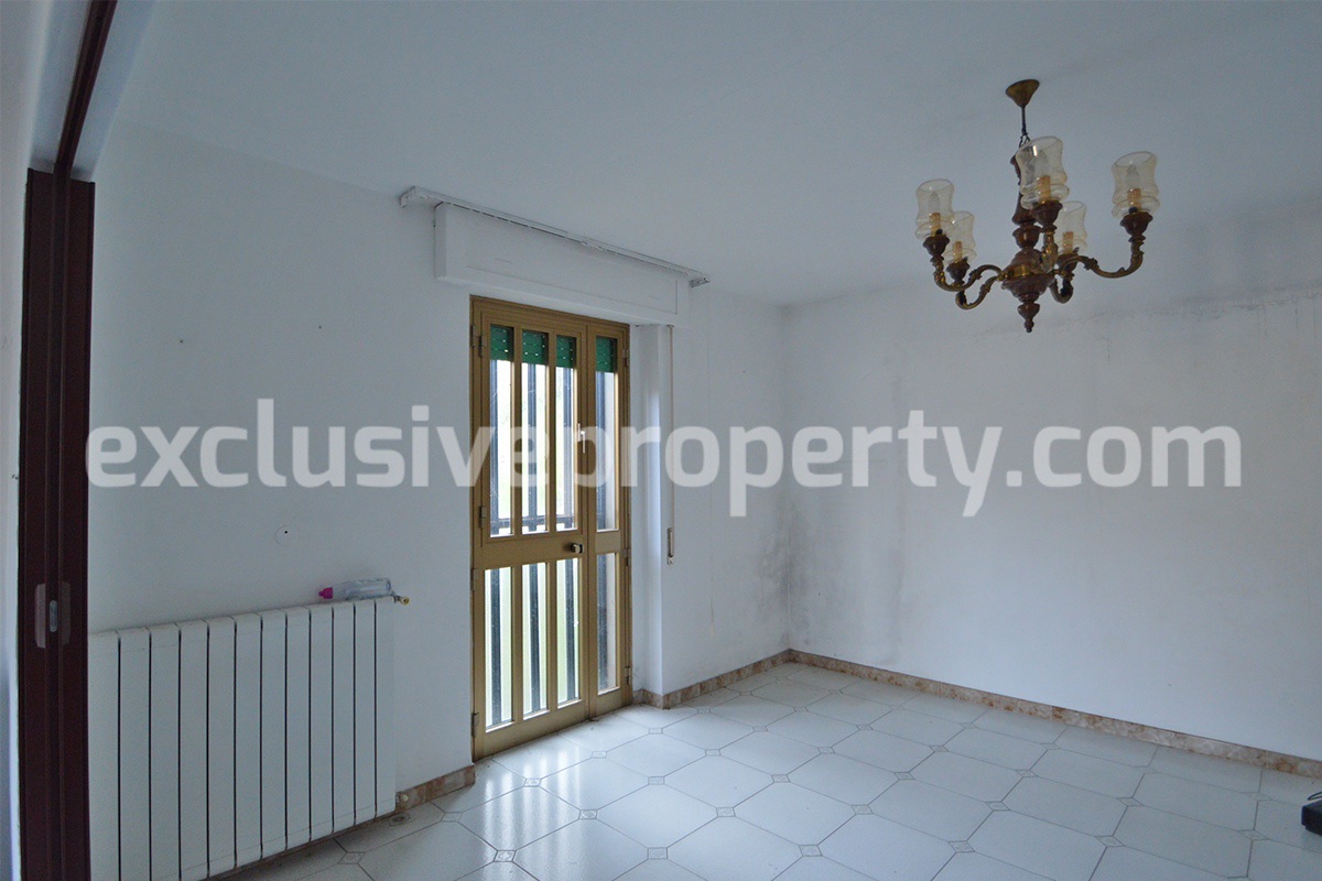 Large house with garage for sale in the Province of Chieti - Village Liscia 6