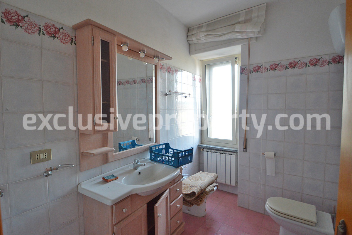 Large house with garage for sale in the Province of Chieti - Village Liscia 11
