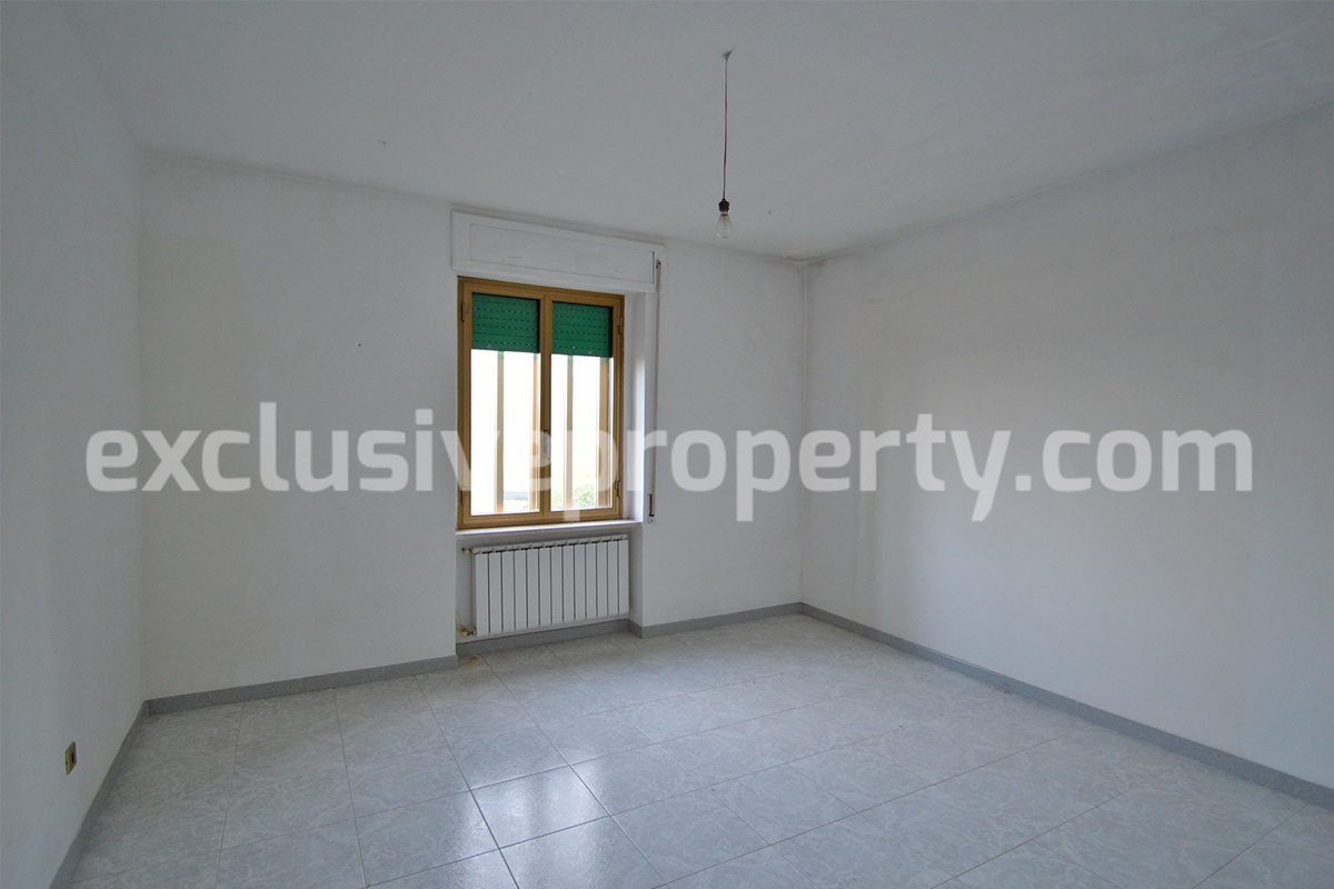 Large house with garage for sale in the Province of Chieti - Village Liscia 12