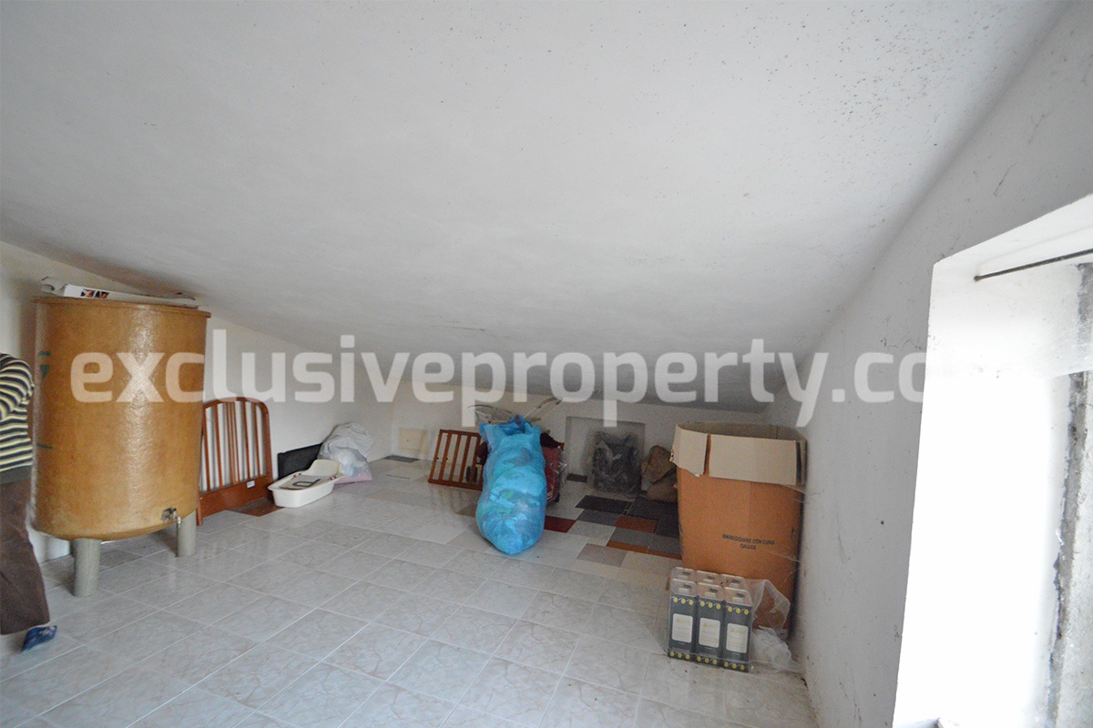 Large house with garage for sale in the Province of Chieti - Village Liscia 13