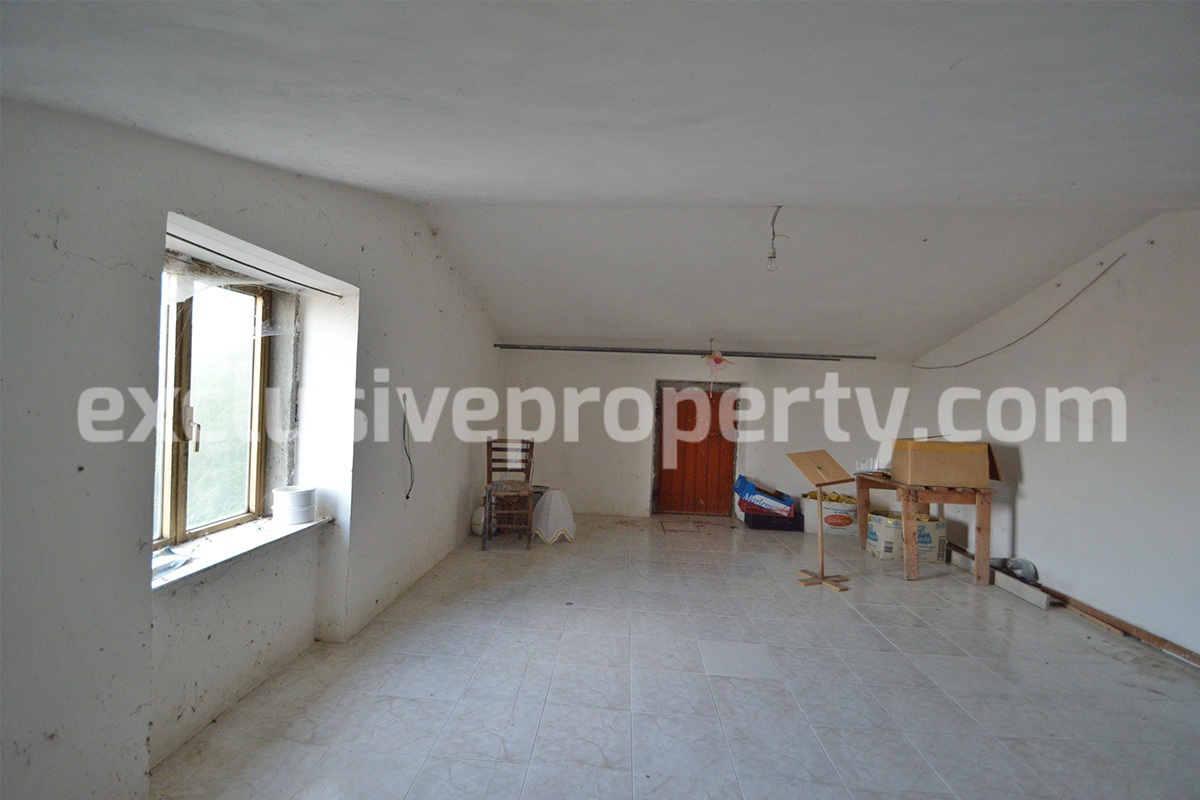 Large house with garage for sale in the Province of Chieti - Village Liscia 14