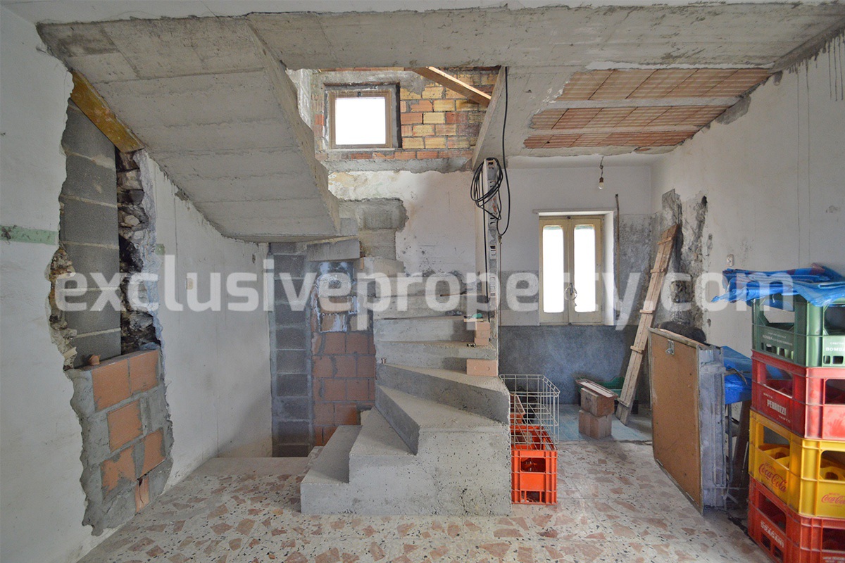 House for sale in Liscia - Abruzzo village of 700 in habitants 30 km from the sea 7
