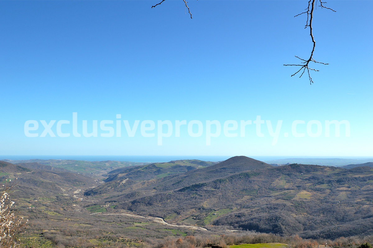 House for sale in Liscia - Abruzzo village of 700 in habitants 30 km from the sea 9