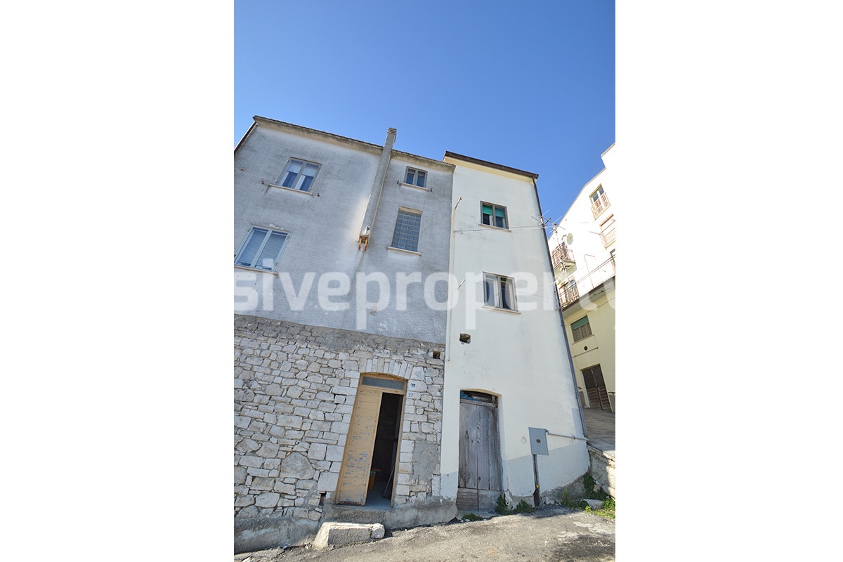 House for sale in Liscia - Abruzzo village of 700 in habitants 30 km from the sea 2