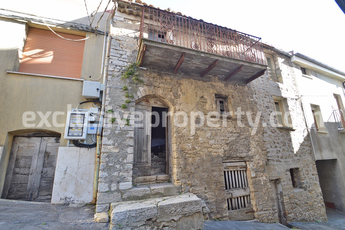 Stone house to renovated on the Abruzzo hills