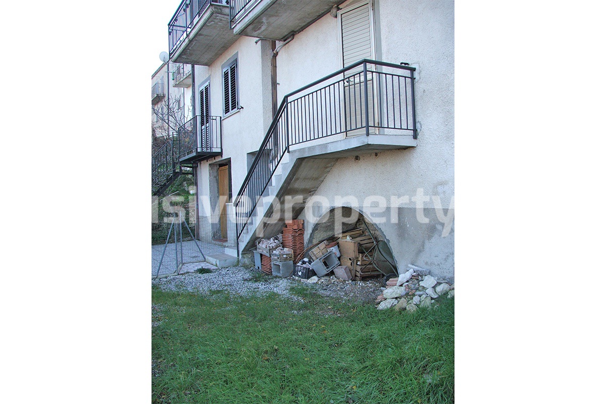 Habitable house with garden for sale near National Park in Abruzzo