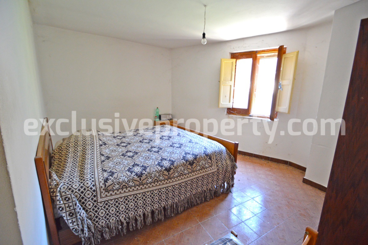 Habitable stone house with garden and hilly view for sale in Abruzzo 19