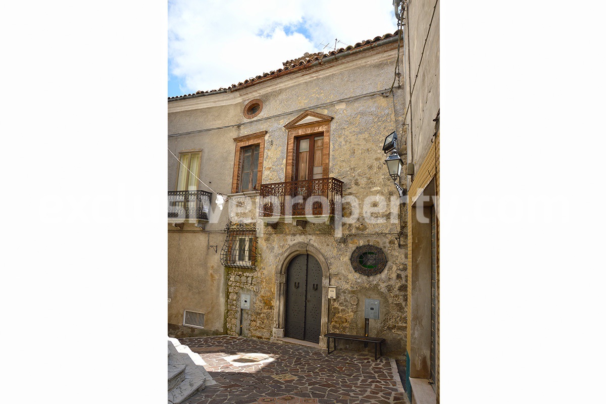 Old stone house in a charming historical building for sale Abruzzo few km from the sea
