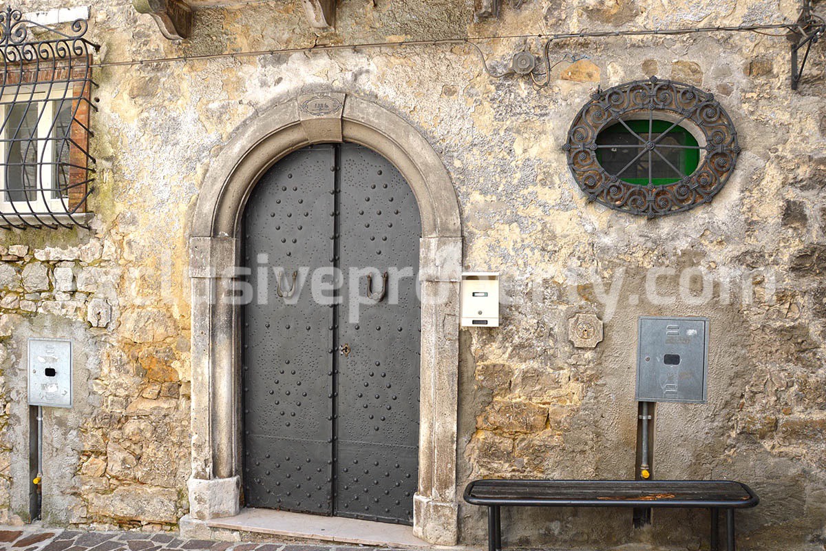 Old stone house in a charming historical building for sale Abruzzo few km from the sea 2