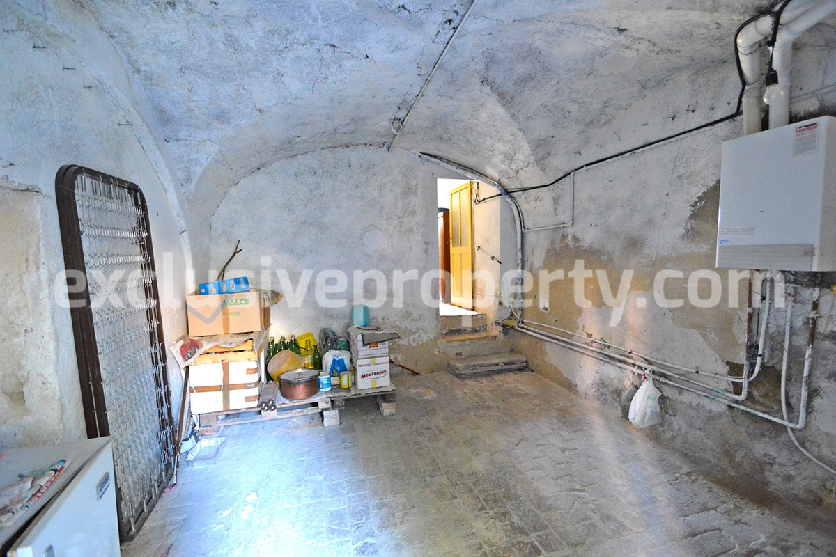 Large habitable house with hills view for sale in Abruzzo