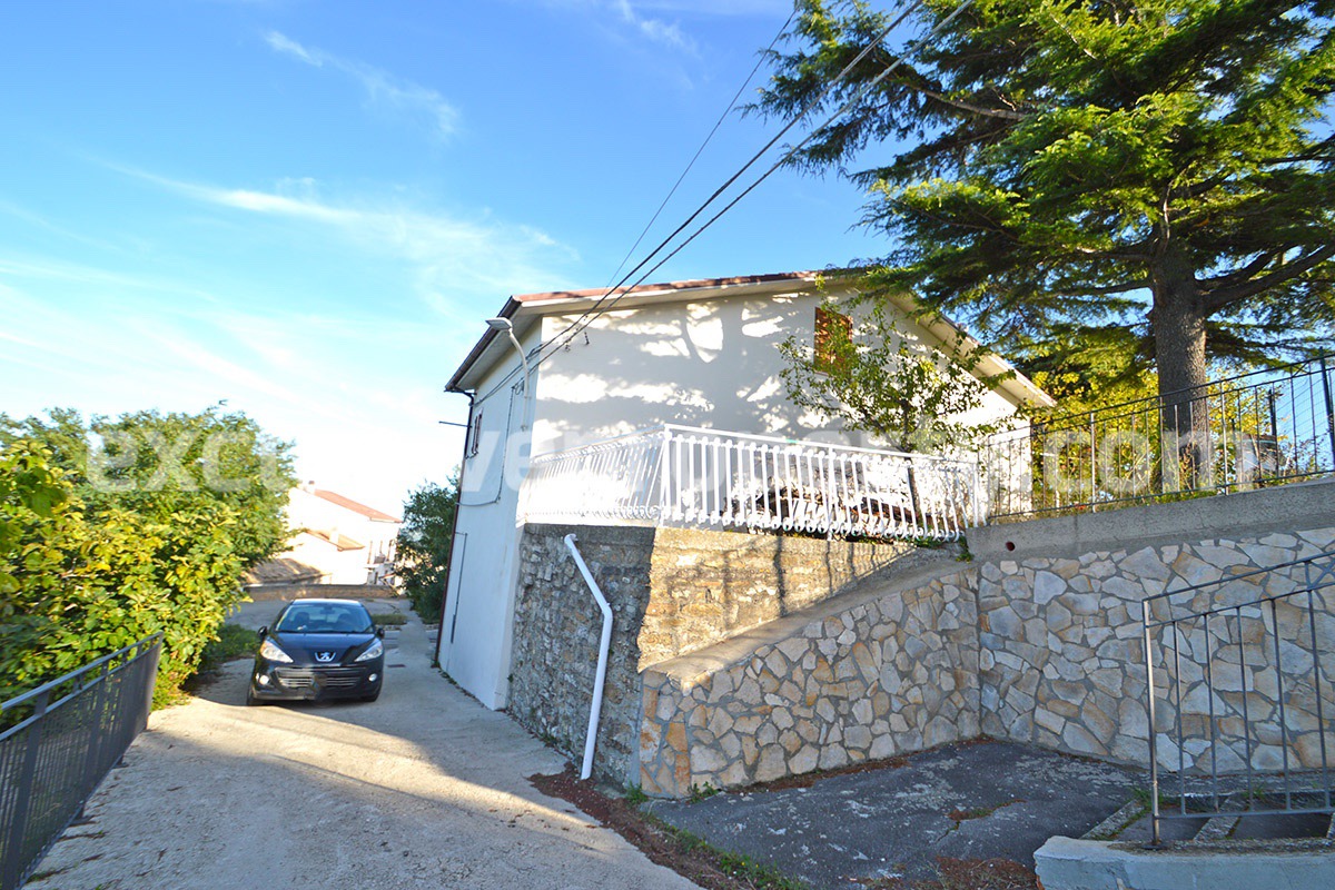 Habitable property with terrace garden and sea view for sale in Abruzzo 5