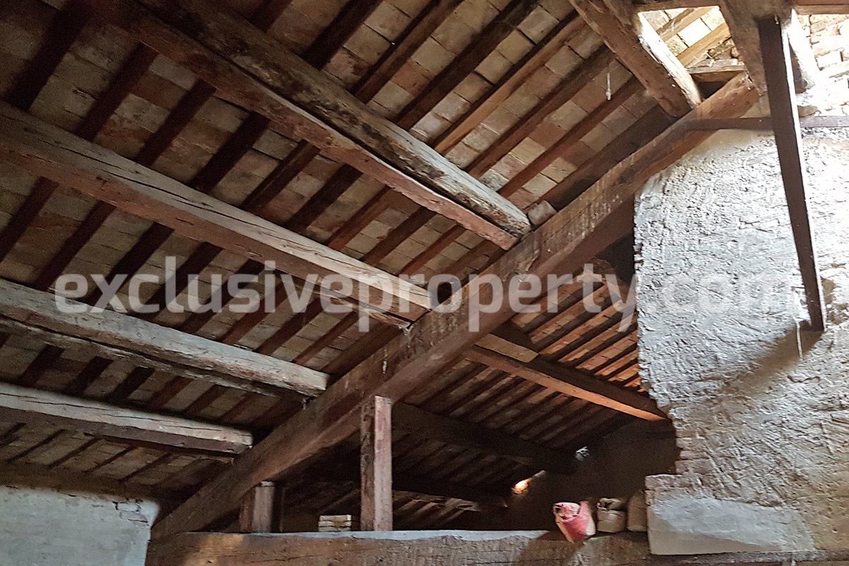 Ancient property for sale in Pollutri 7 km by the sea - Abruzzo - Italy