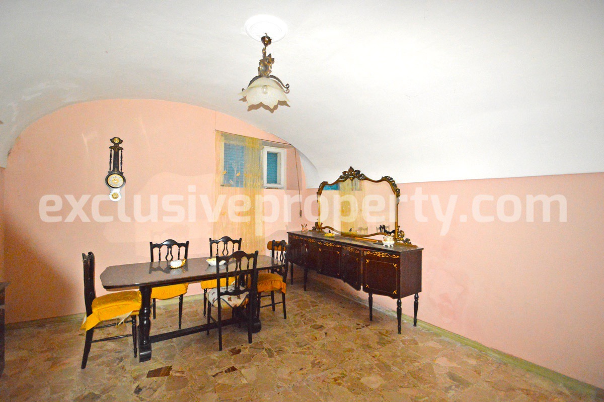 Town house with garden for sale in the Abruzzo Region - Italy 2