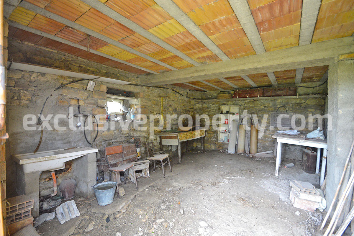 Stone country house with land for sale in Abruzzo 7