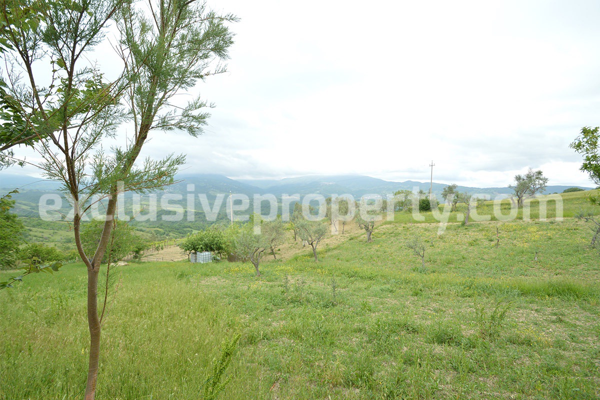 Stone country house with land for sale in Abruzzo 10