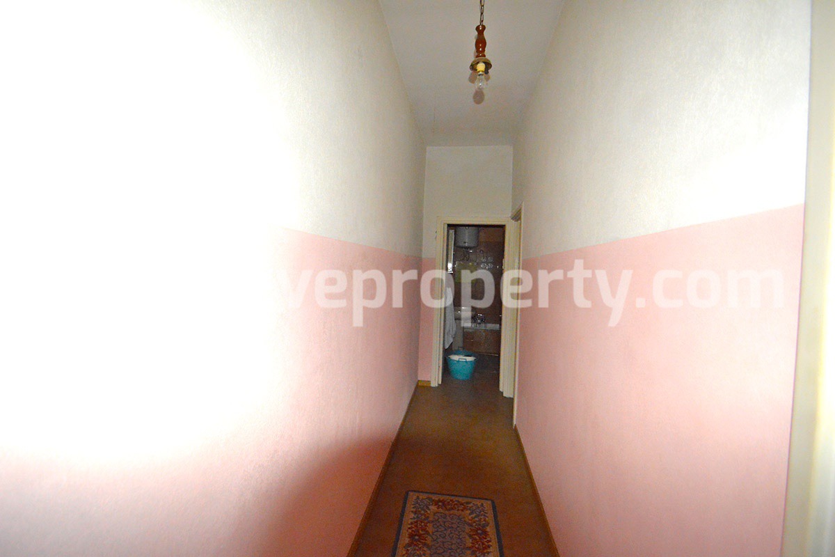 Town house with garden for sale in the Abruzzo Region - Italy 8