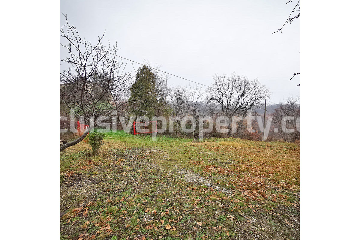 Stand alone stone house with land for sale in Abruzzo 4