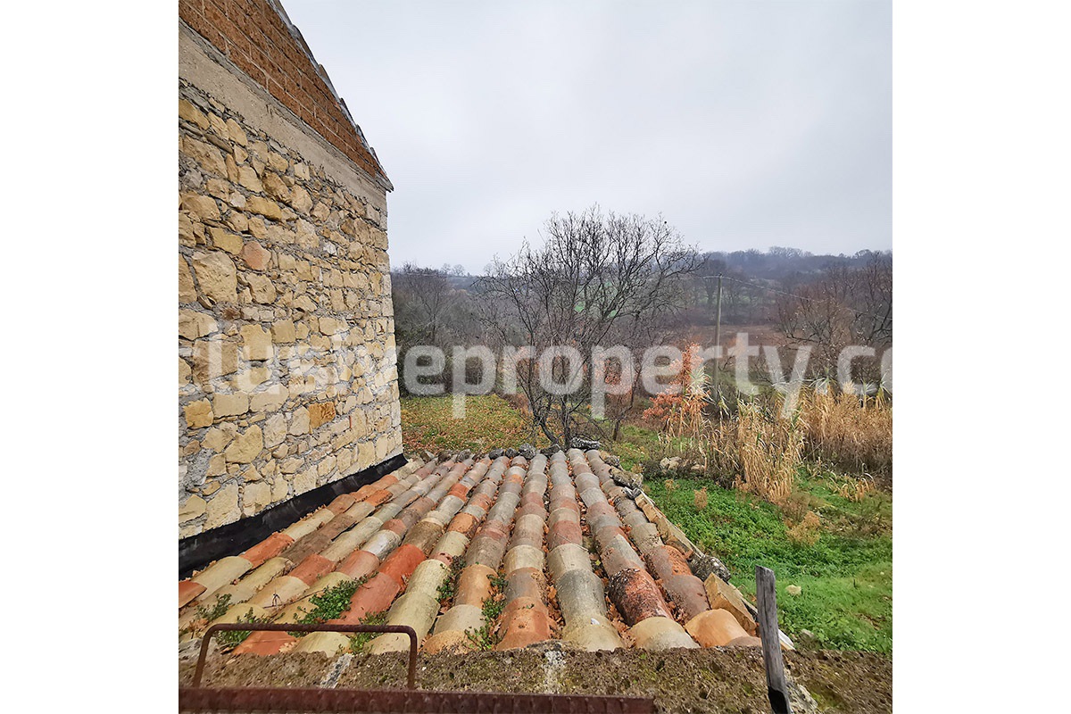 Stand alone stone house with land for sale in Abruzzo 10