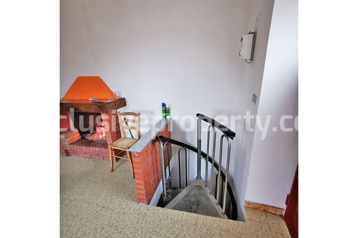 Stand alone stone house with land for sale in Abruzzo 12