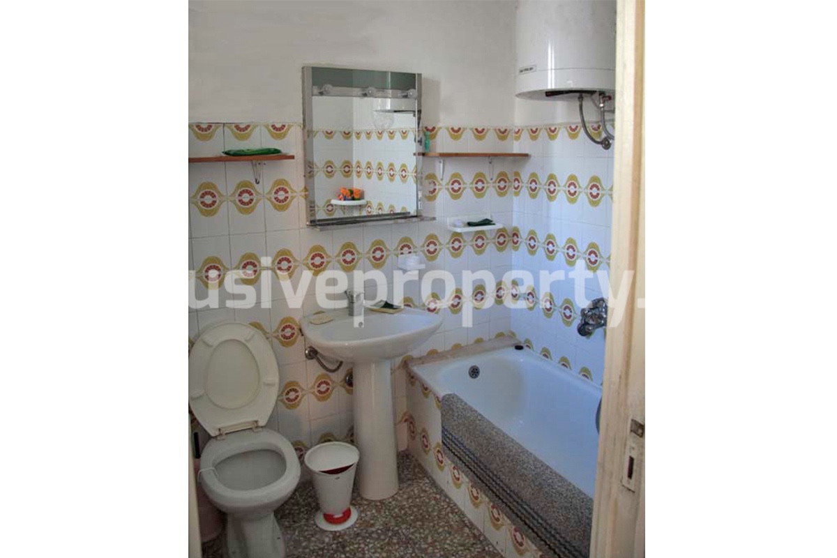 Spacious house with garden for sale in Roio del Sangro Chieti
